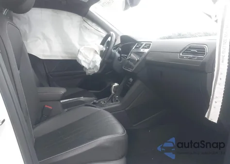 2022 Volkswagen Tiguan 2.0T Se R-Line Black z USA, uszkodzony, nr VIN 3VV8B7AX6NM027050